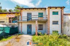 Foto Villa in vendita a Santa Vittoria D'Alba