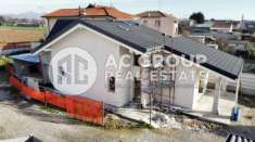 Foto Villa in vendita a Saronno - 3 locali 202mq