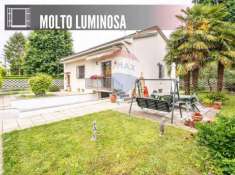 Foto Villa in vendita a Saronno
