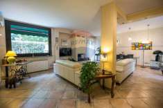 Foto Villa in vendita a Saronno