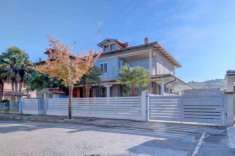 Foto Villa in vendita a Savignano Sul Panaro - 12 locali 330mq