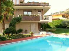 Foto Villa in vendita a Scanzorosciate - 6 locali 831mq