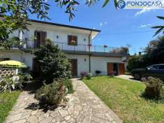 Foto Villa in vendita a Seravezza