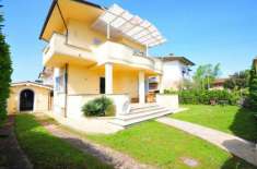 Foto Villa in vendita a Tonfano - Pietrasanta 220 mq  Rif: 1071682