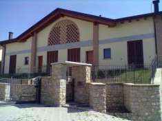 Foto Villa in vendita a Triuggio - 5 locali 244mq
