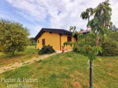 Foto Villa in vendita a Tuoro Sul Trasimeno - 5 locali 110mq