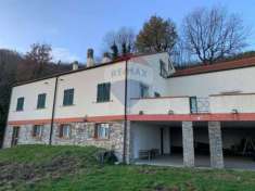 Foto Villa in vendita a Vado Ligure - 15 locali 530mq