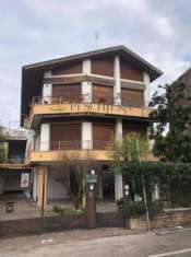 Foto Villa in vendita a Valeggio Sul Mincio - 10 locali 435mq
