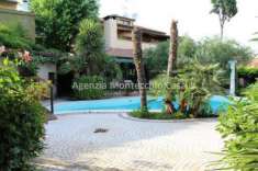 Foto Villa in vendita a Vallefoglia - 16 locali 466mq
