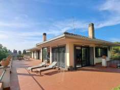 Foto Villa in vendita a Valverde - 13 locali 500mq