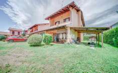 Foto Villa in vendita a Varallo Pombia