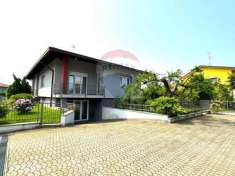 Foto Villa in vendita a Varallo Pombia