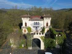 Foto Villa in vendita a Varano De' Melegari - 9 locali 357mq