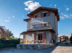 Foto Villa in vendita a Varese - 8 locali 585mq