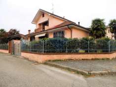 Foto Villa in vendita a Vellezzo Bellini