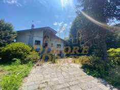 Foto Villa in vendita a Verbania - 7 locali 300mq