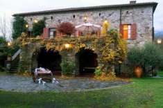 Foto Villa in vendita a Villafranca in Lunigiana
