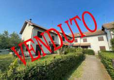 Foto Villa in vendita a Vittuone - 5 locali 220mq