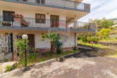 Foto Villa in vendita a Zafferana Etnea - 7 locali 244mq