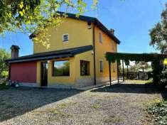 Foto Villa in vendita a Ziano Piacentino