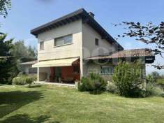 Foto Villa in vendita a Ziano Piacentino