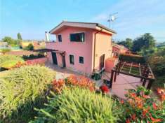 Foto Villa in Via Giro dei Pini