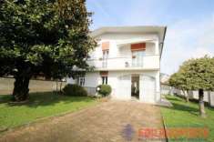 Foto VILLA INDIPENDENTE CON DUE APPARTAMENTI E AMPIO GIARDINO  IDEALE PER DUE FAMIGLIE