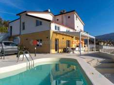 Foto Villa o villino in Vendita, pi di 6 Locali, 220 mq (Albanella)