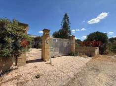 Foto Villa o villino in Vendita, pi di 6 Locali, 250 mq (Pulsano)