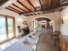 Foto Villa o villino in Vendita, pi di 6 Locali, 270 mq (Orte)