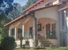 Foto Villa o villino in Vendita, pi di 6 Locali, 290 mq (Narni)