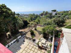 Foto Villa o villino in Vendita, pi di 6 Locali, 360 mq (Napoli)