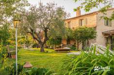 Foto Villa o villino in Vendita, pi di 6 Locali, 412 mq (Tavoleto)