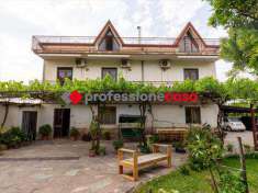 Foto Villa o villino in Vendita, pi di 6 Locali, 446 mq (Albanella)