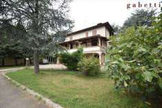 Foto Villa o villino in Vendita, pi di 6 Locali, 490 mq (Bernate Tic