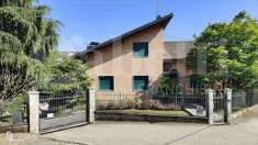 Foto Villa o villino in Vendita, pi di 6 Locali, 490 mq (Biella)