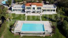 Foto Villa o villino in Vendita, pi di 6 Locali, 800 mq (Cipressa)