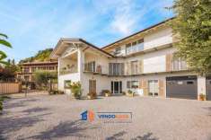 Foto Villa plurifamiliare in vendita a Alba