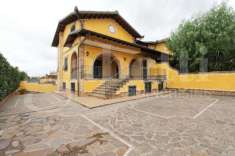 Foto Villa plurifamiliare in vendita a Anguillara Sabazia