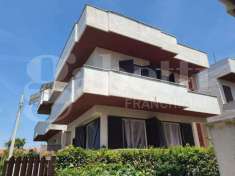Foto Villa plurifamiliare in vendita a Ardea