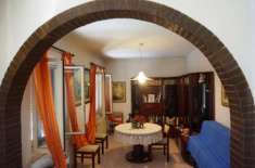 Foto Villa plurifamiliare in vendita a Bevagna - 5 locali 250mq