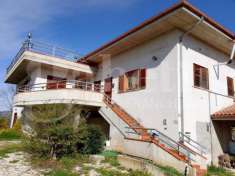 Foto Villa plurifamiliare in vendita a Corropoli