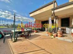 Foto Villa plurifamiliare in vendita a Guidonia Montecelio