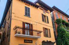 Foto Villa plurifamiliare in vendita a Iseo
