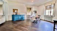 Foto Villa plurifamiliare in vendita a Lucca