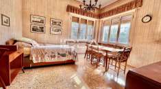 Foto Villa plurifamiliare in vendita a Lucca