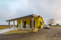 Foto Villa plurifamiliare in vendita a Modena