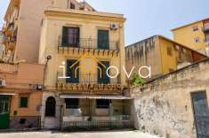 Foto Villa plurifamiliare in vendita a Palermo