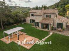 Foto Villa plurifamiliare in vendita a Pesaro