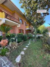 Foto Villa plurifamiliare in vendita a Roma
